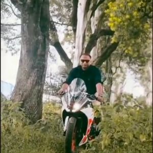 Meet your Posher, Avijit